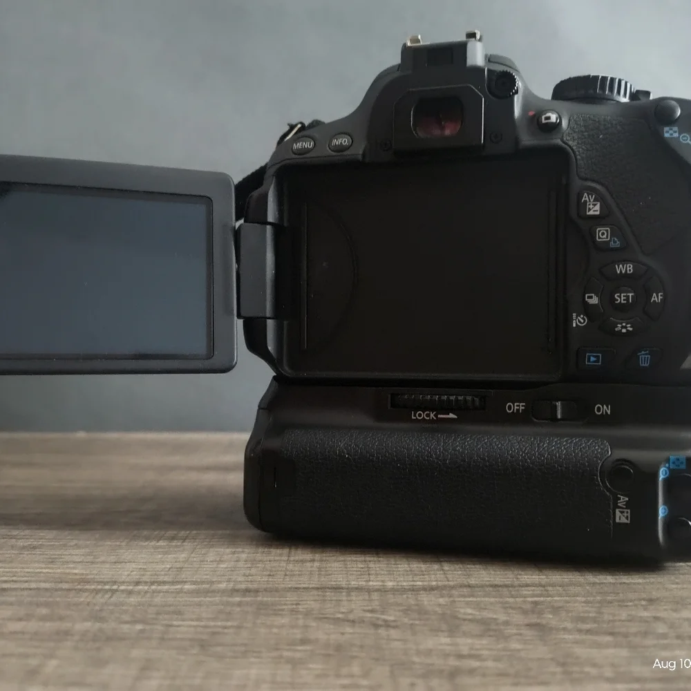 Canon EOS T4i Black DSLR Camera